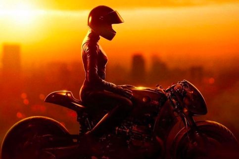 Catwoman motorcycle The Batman movie 2022
